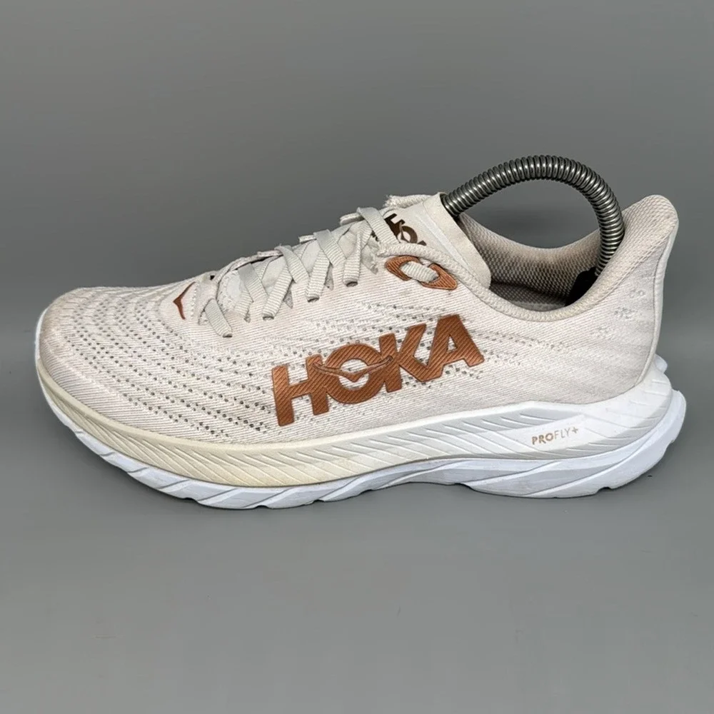 Hoka One One‎ Mach 5 Cream Bronze Running Shoes Women's Sz 8B